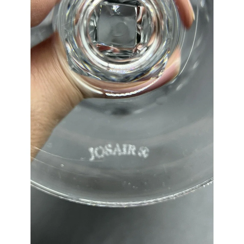 Josair holds 11oz